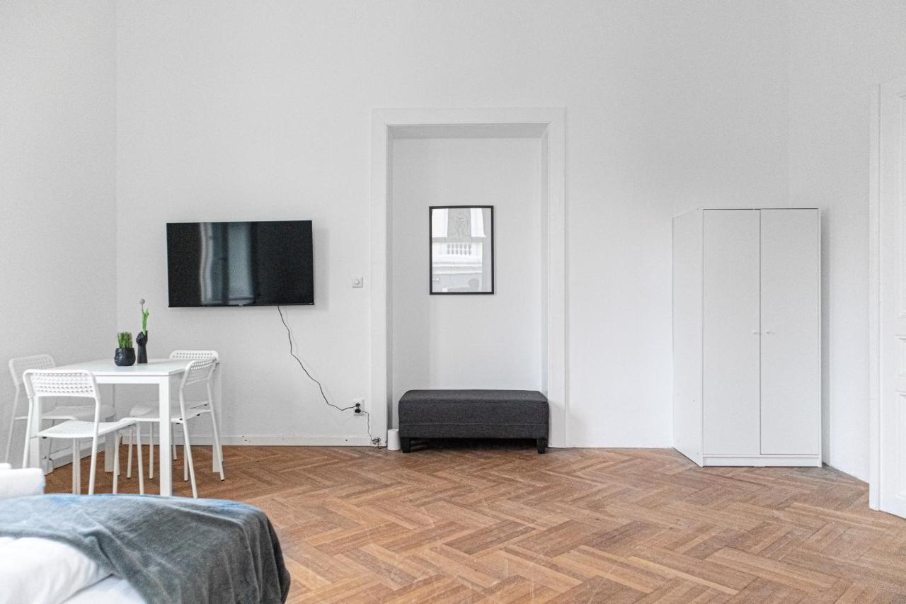 Joyful Apartments At Superb Location Near Akh Hospital Viena Exterior foto
